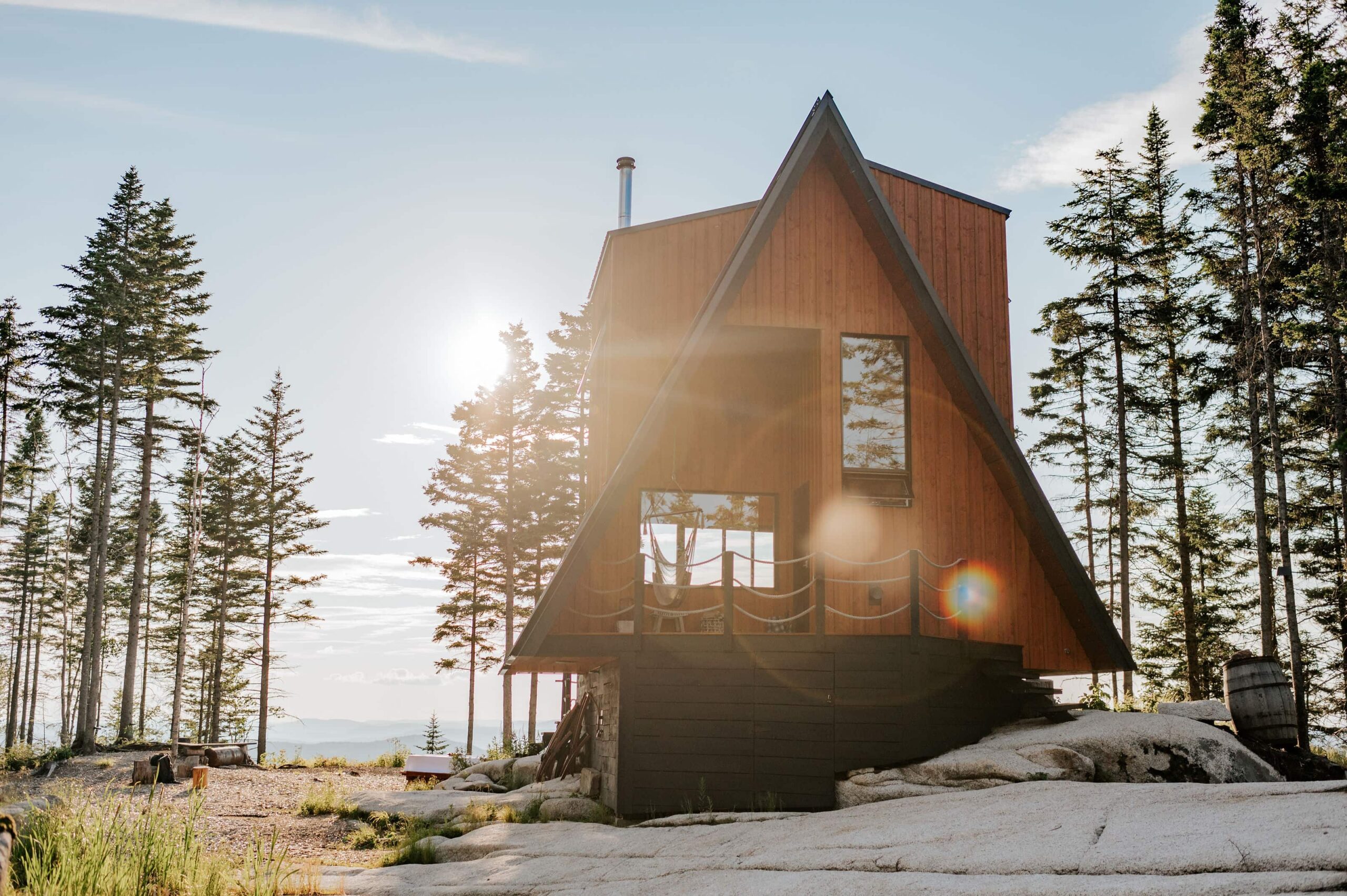 An Off-Grid Sunset Elopement in the Mountains of Québec – photo 1