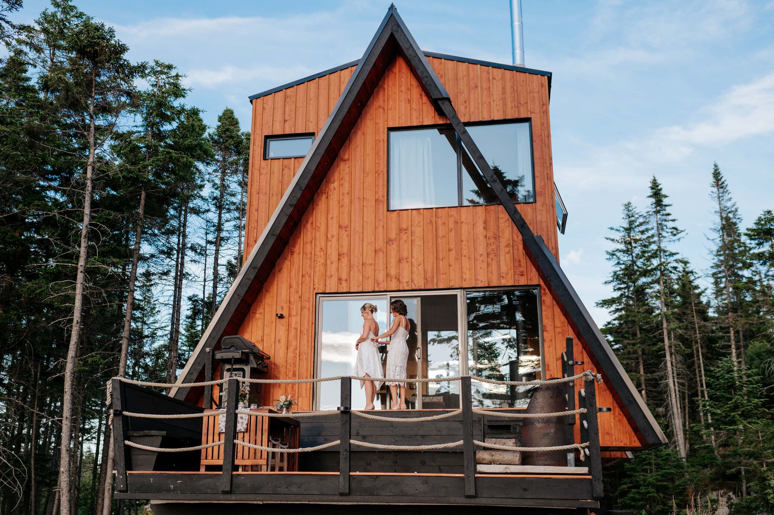 An Off-Grid Sunset Elopement in the Mountains of Québec – photo 5
