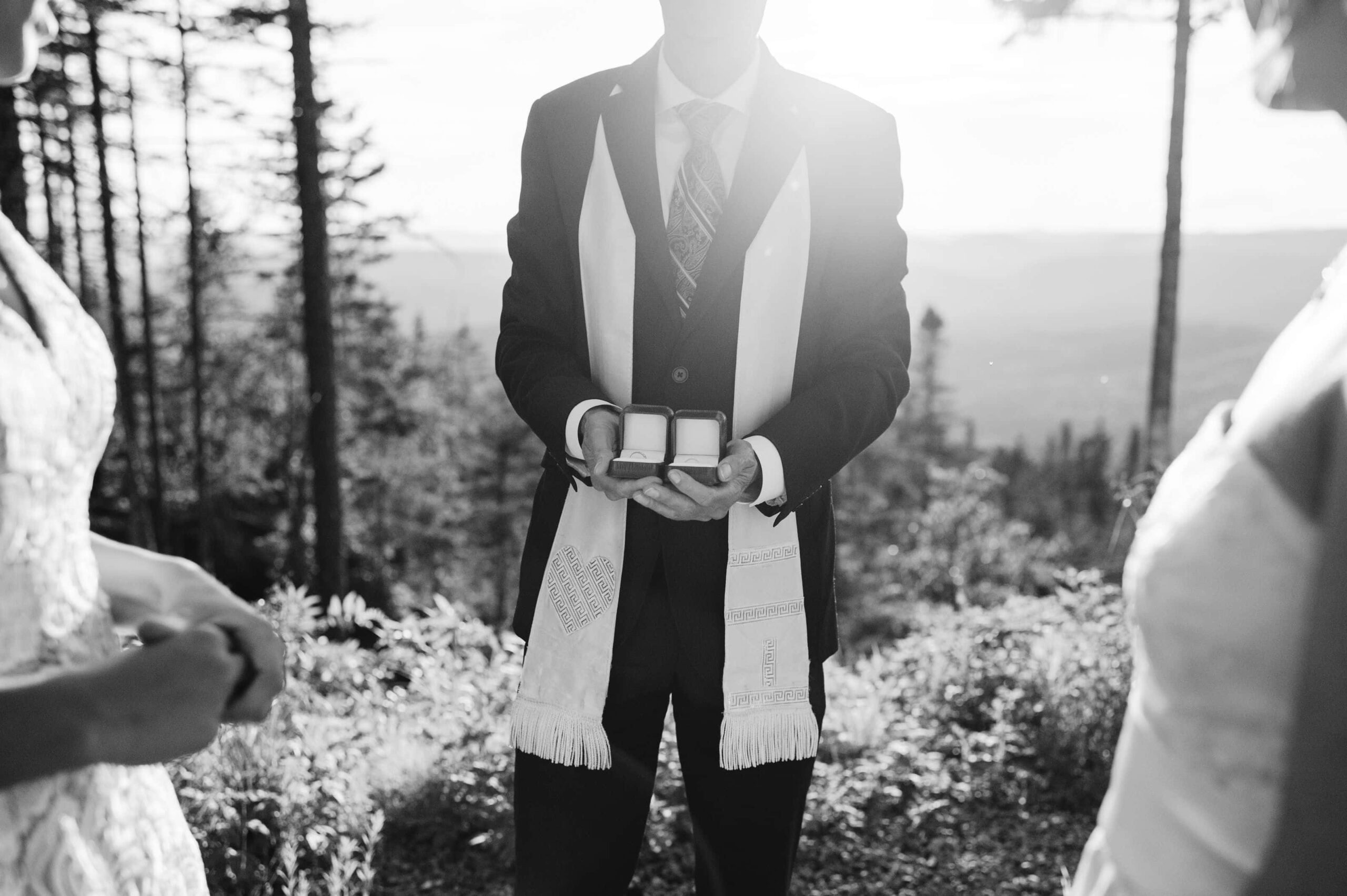 An Off-Grid Sunset Elopement in the Mountains of Québec – photo 8