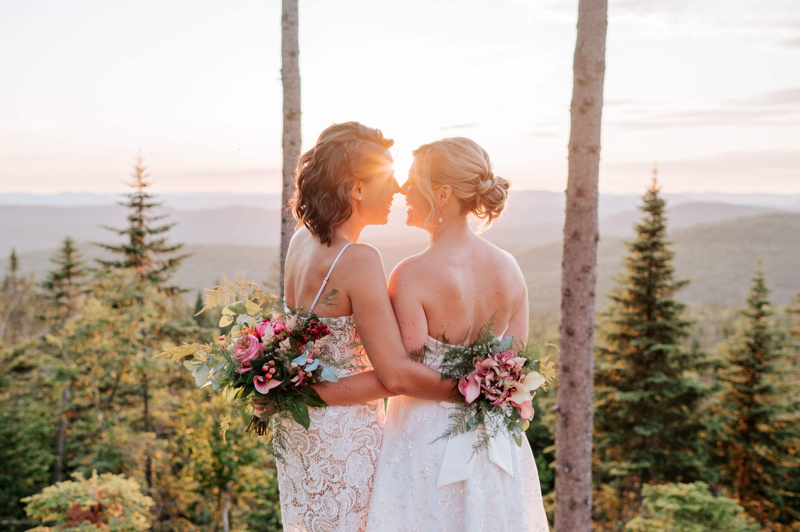 An Off-Grid Sunset Elopement in the Mountains of Québec – photo 18