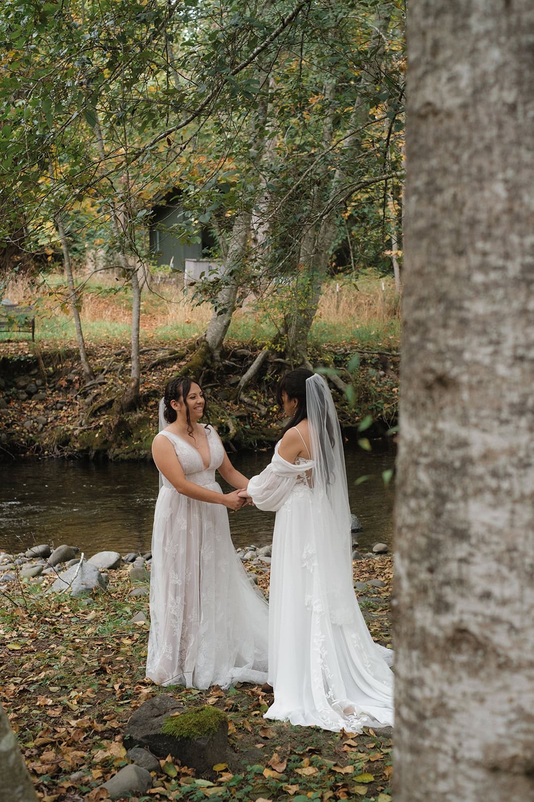 Muddy Dresses and Coastal Cabins: A Port Angeles Beach Elopement – photo 8