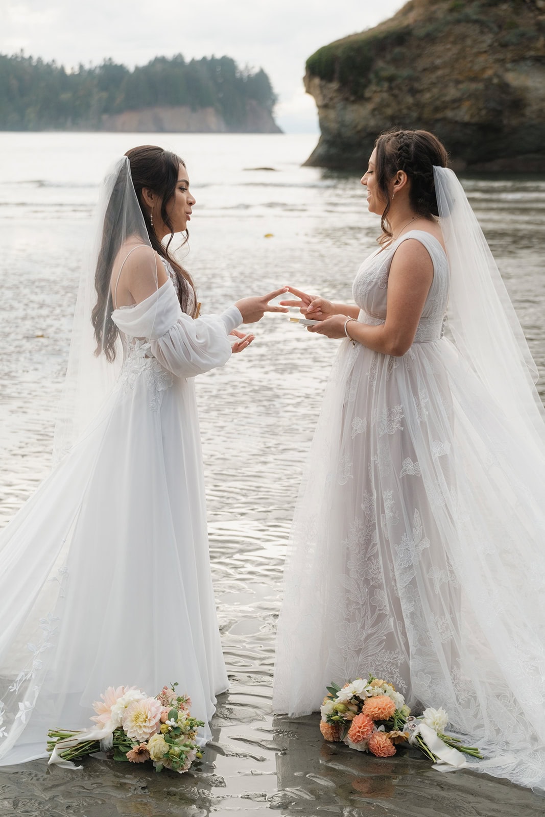 Muddy Dresses and Coastal Cabins: A Port Angeles Beach Elopement – photo 12
