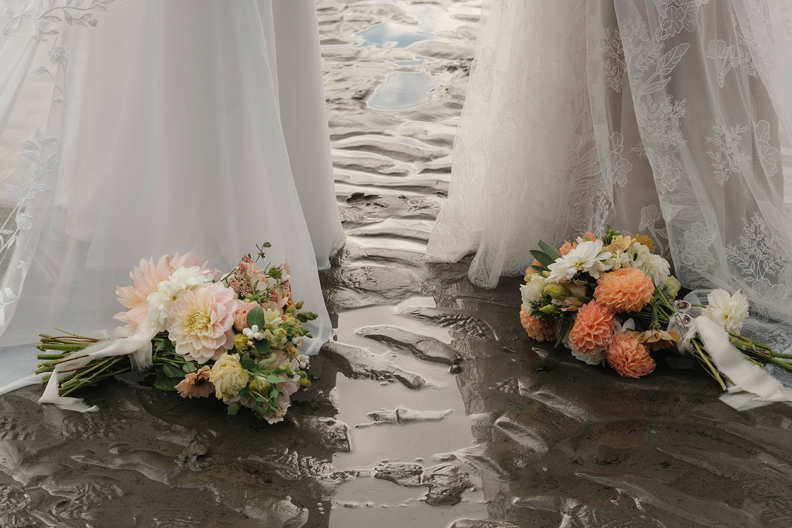 Muddy Dresses and Coastal Cabins: A Port Angeles Beach Elopement – photo 15