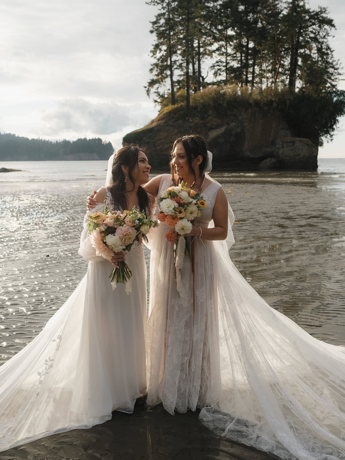 Muddy Dresses and Coastal Cabins: A Port Angeles Beach Elopement – photo 17