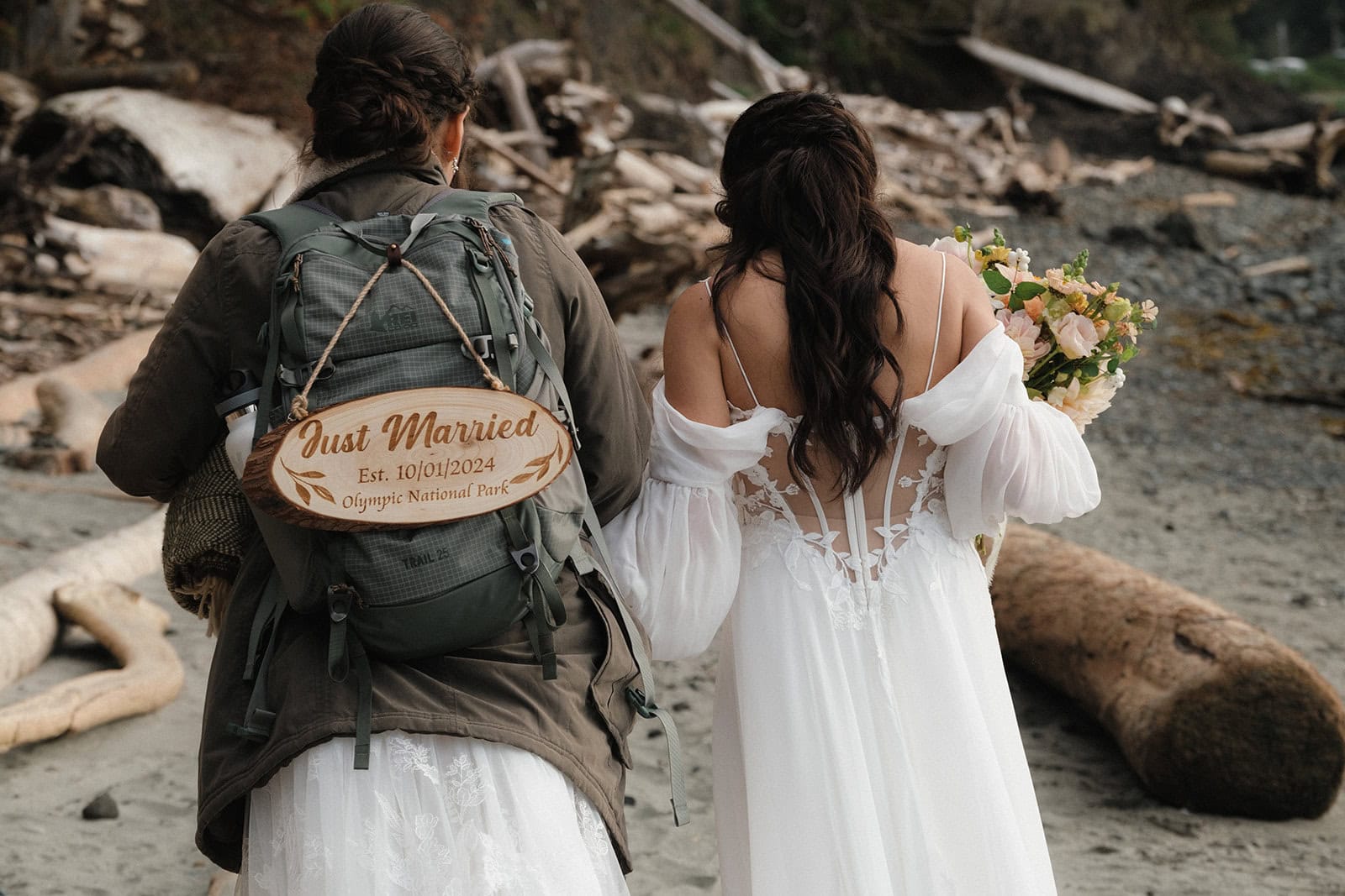 Muddy Dresses and Coastal Cabins: A Port Angeles Beach Elopement – photo 19