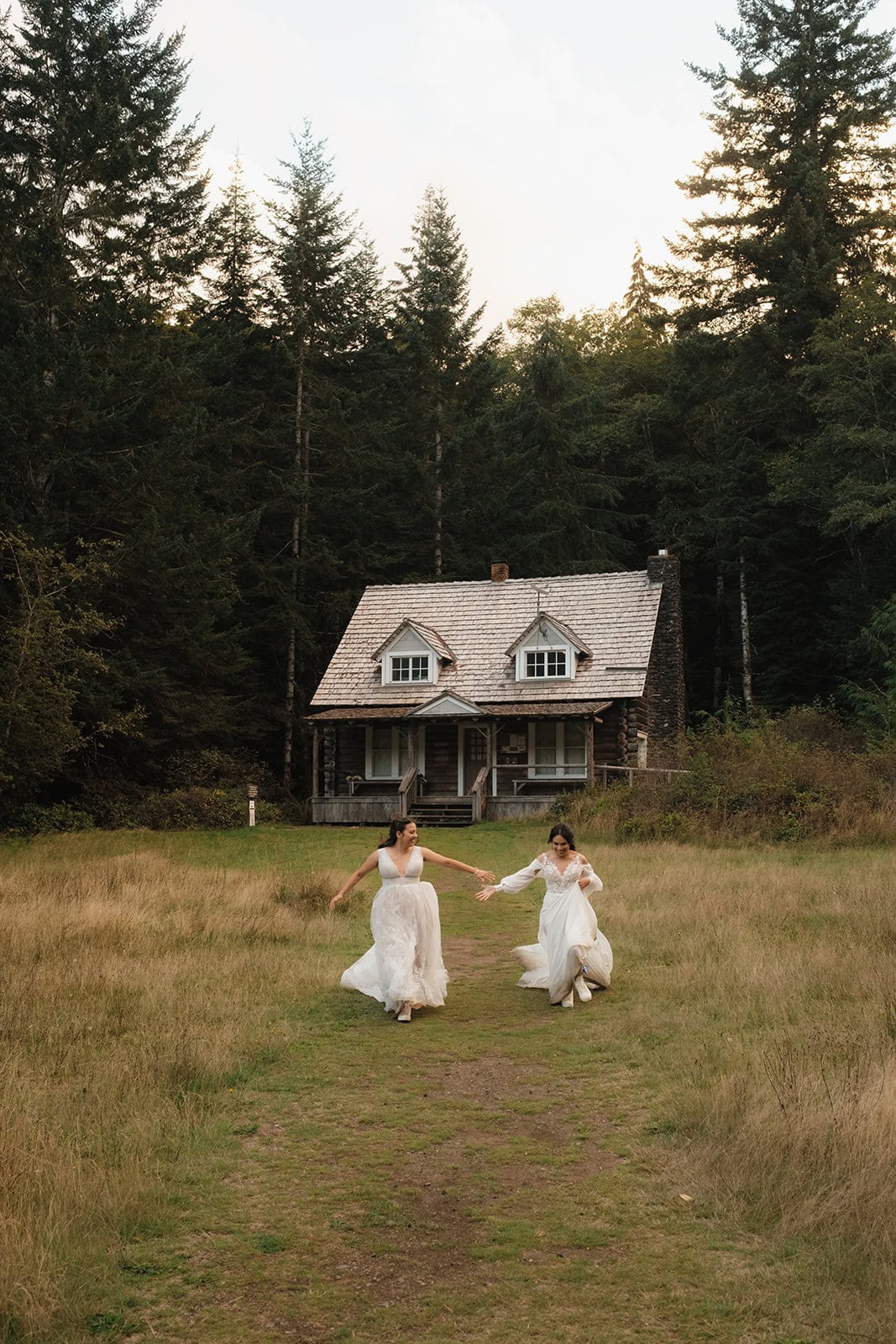 Muddy Dresses and Coastal Cabins: A Port Angeles Beach Elopement – photo 22