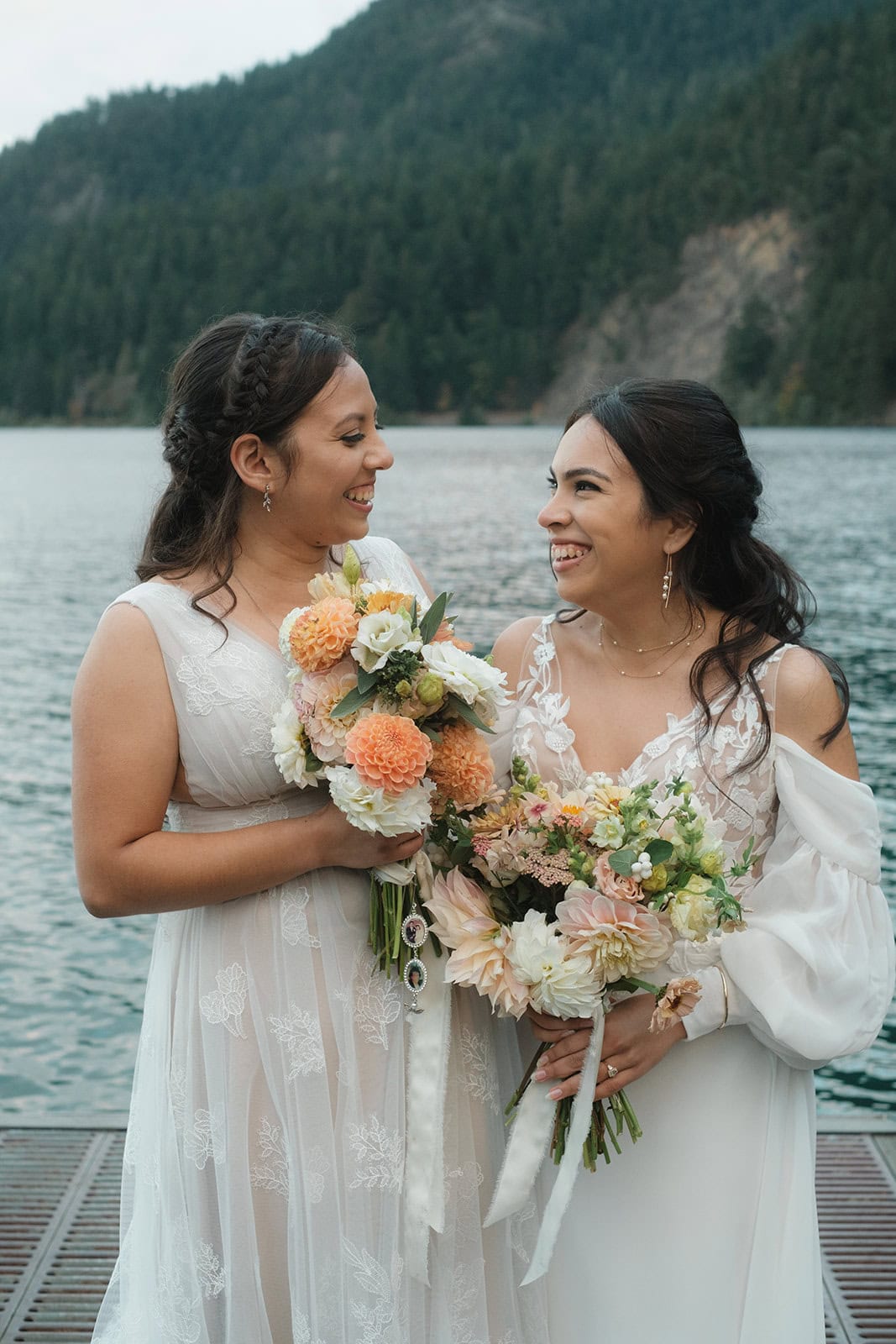 Muddy Dresses and Coastal Cabins: A Port Angeles Beach Elopement – photo 28
