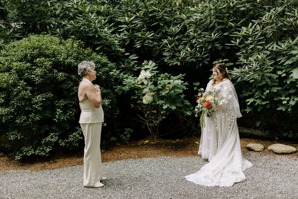 Intimate Garden Wedding at a Family Home in Cashiers โ photo 5