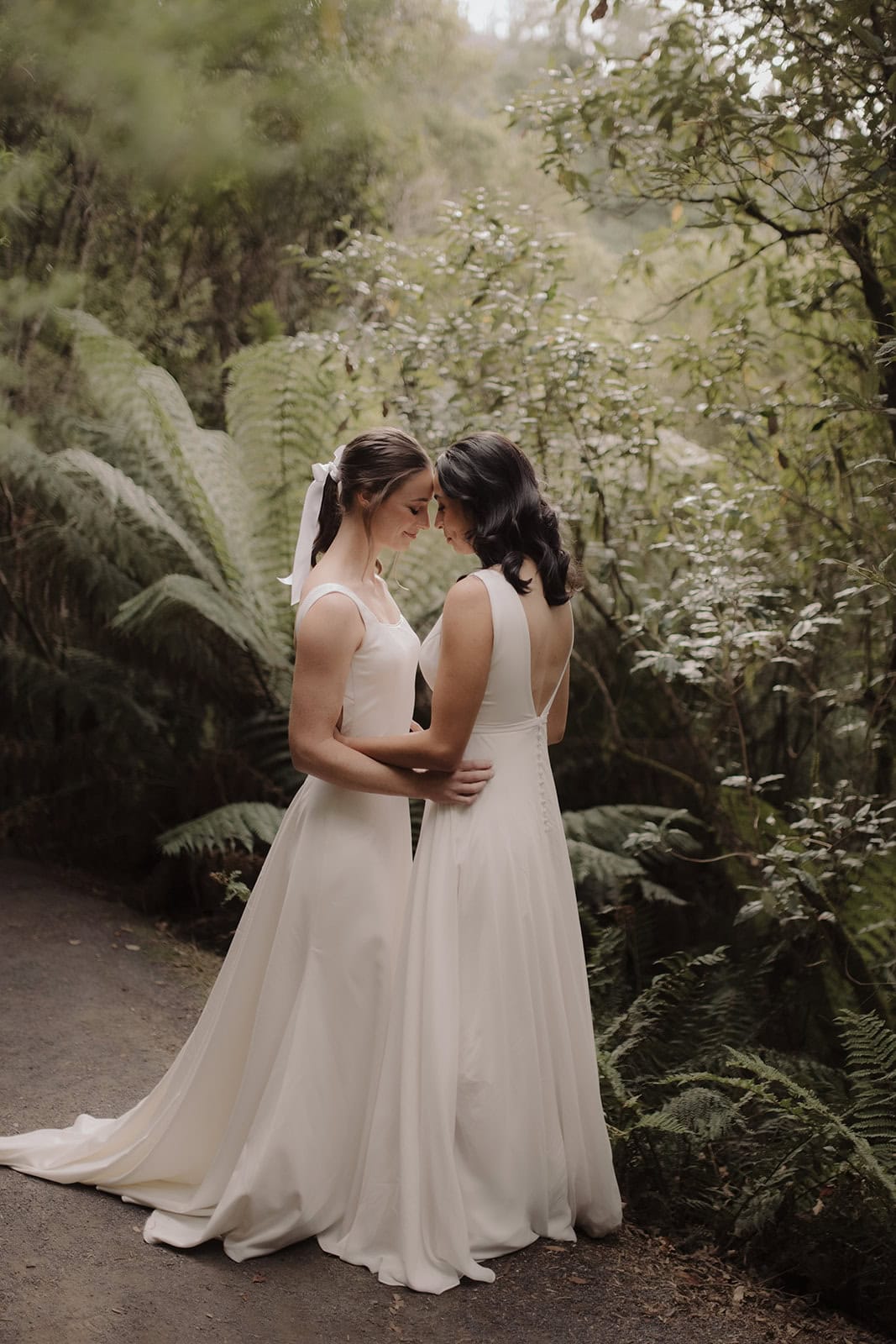A Tasmania Elopement with Tree Ferns, Trivia, and Coastal Views – photo 13