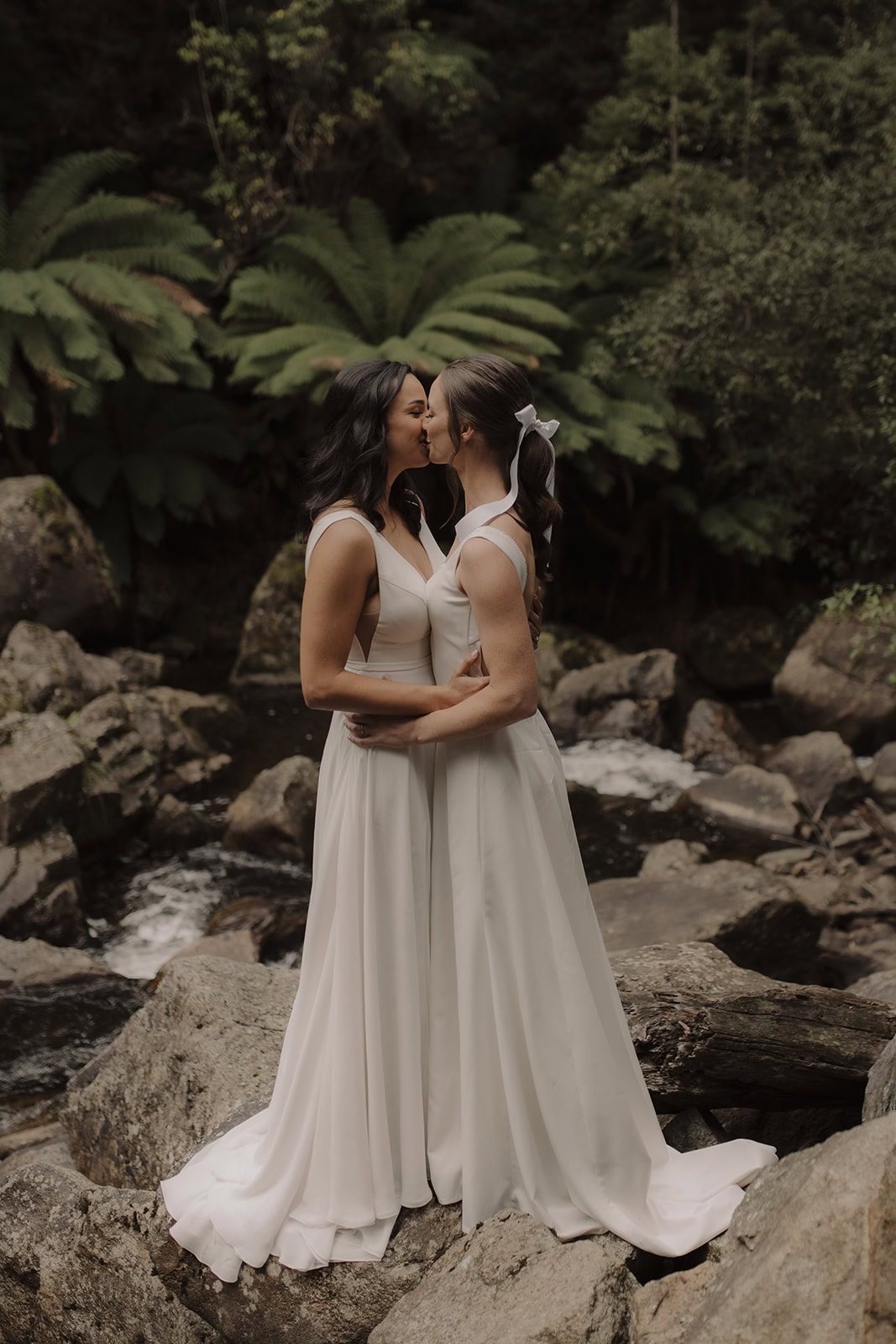 A Tasmania Elopement with Tree Ferns, Trivia, and Coastal Views – photo 17