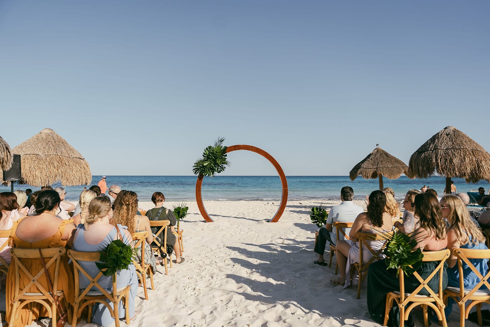 An Intimate Riviera Maya Wedding with Handwritten Vows and Barefoot Dancing – photo 10