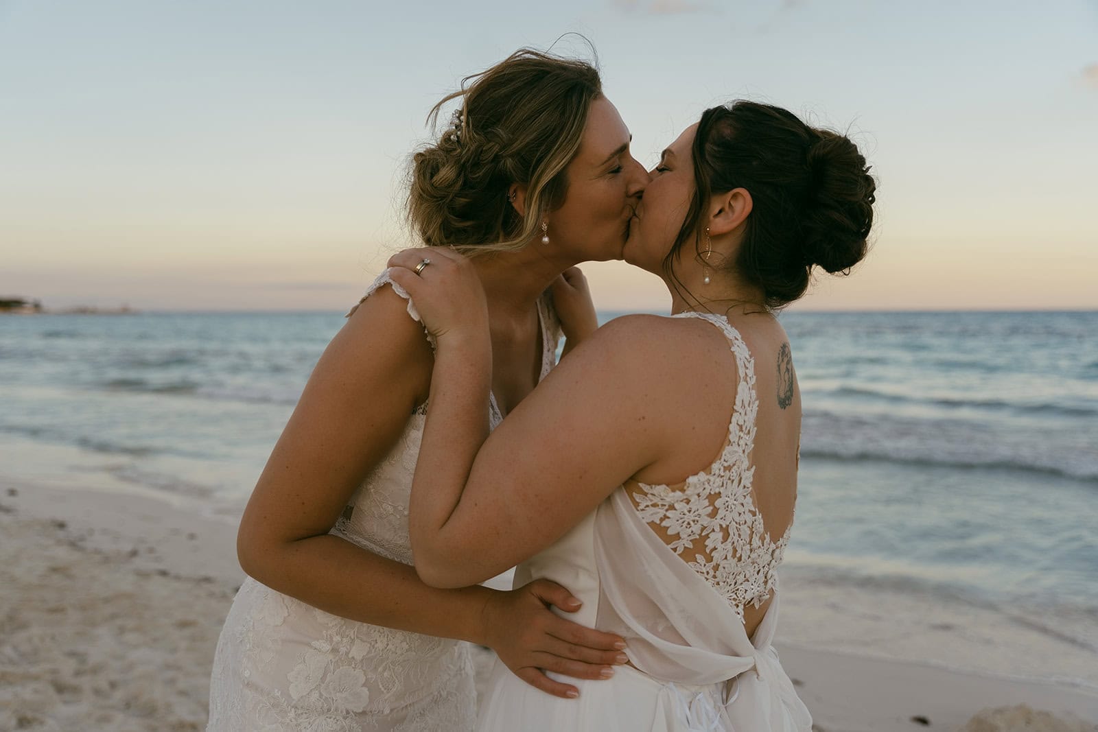 An Intimate Riviera Maya Wedding with Handwritten Vows and Barefoot Dancing – photo 21
