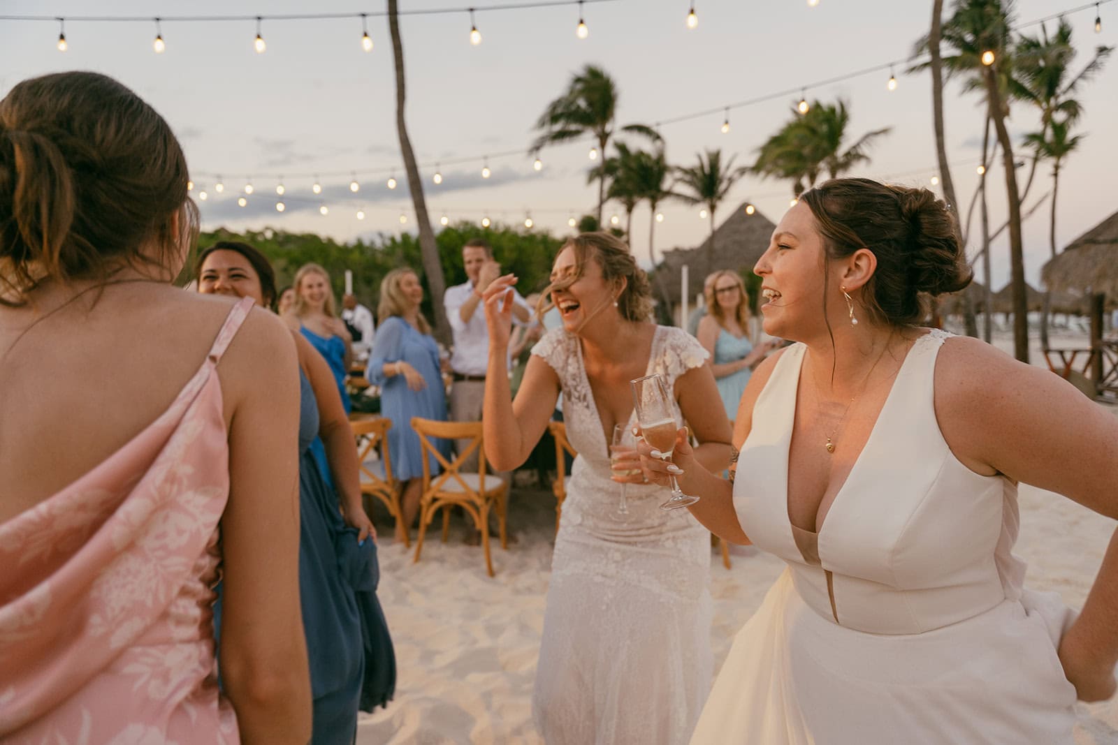 An Intimate Riviera Maya Wedding with Handwritten Vows and Barefoot Dancing – photo 28