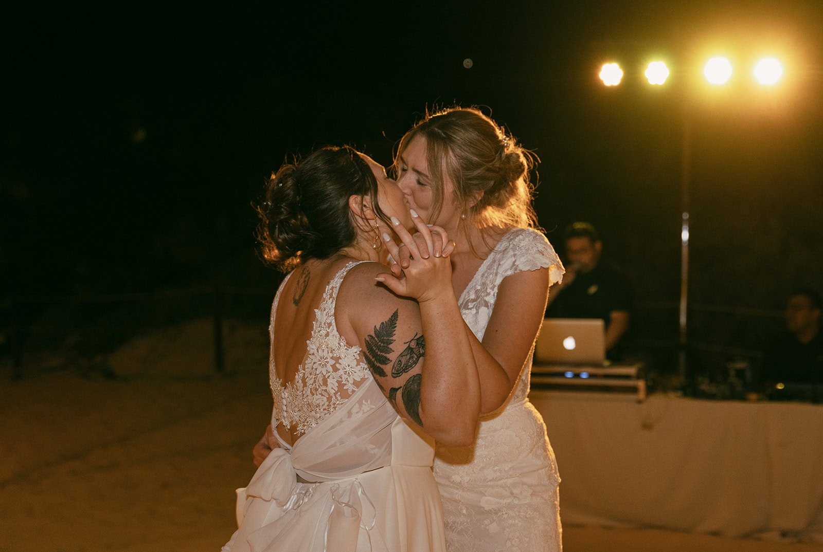An Intimate Riviera Maya Wedding with Handwritten Vows and Barefoot Dancing – photo 30
