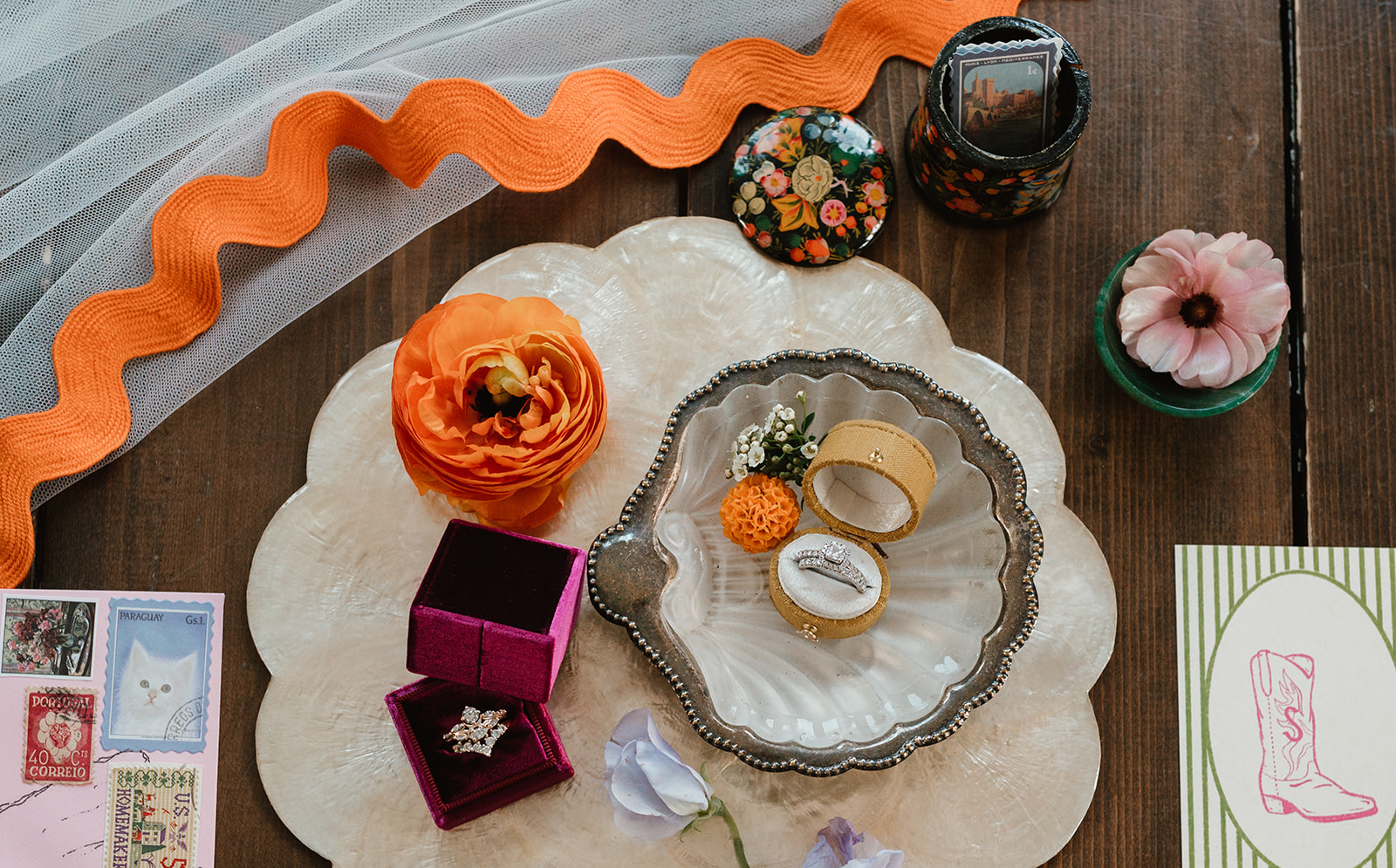 Playful Palettes and Bold Design at an Oregon Waterfront Elopement – photo 2