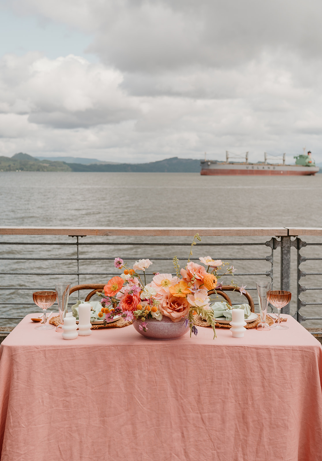 Playful Palettes and Bold Design at an Oregon Waterfront Elopement – photo 4