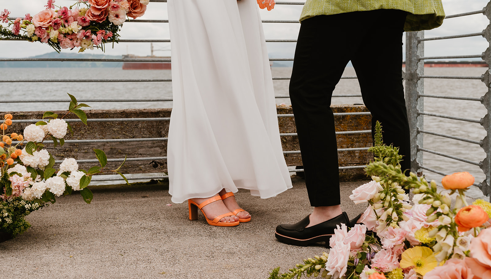 Playful Palettes and Bold Design at an Oregon Waterfront Elopement – photo 6