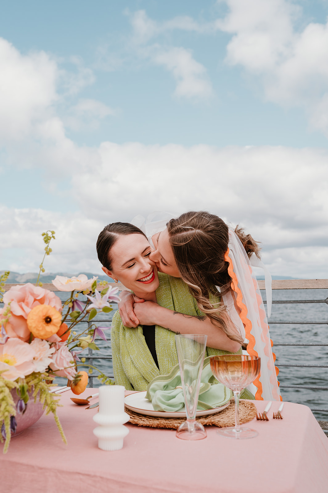 Playful Palettes and Bold Design at an Oregon Waterfront Elopement – photo 10