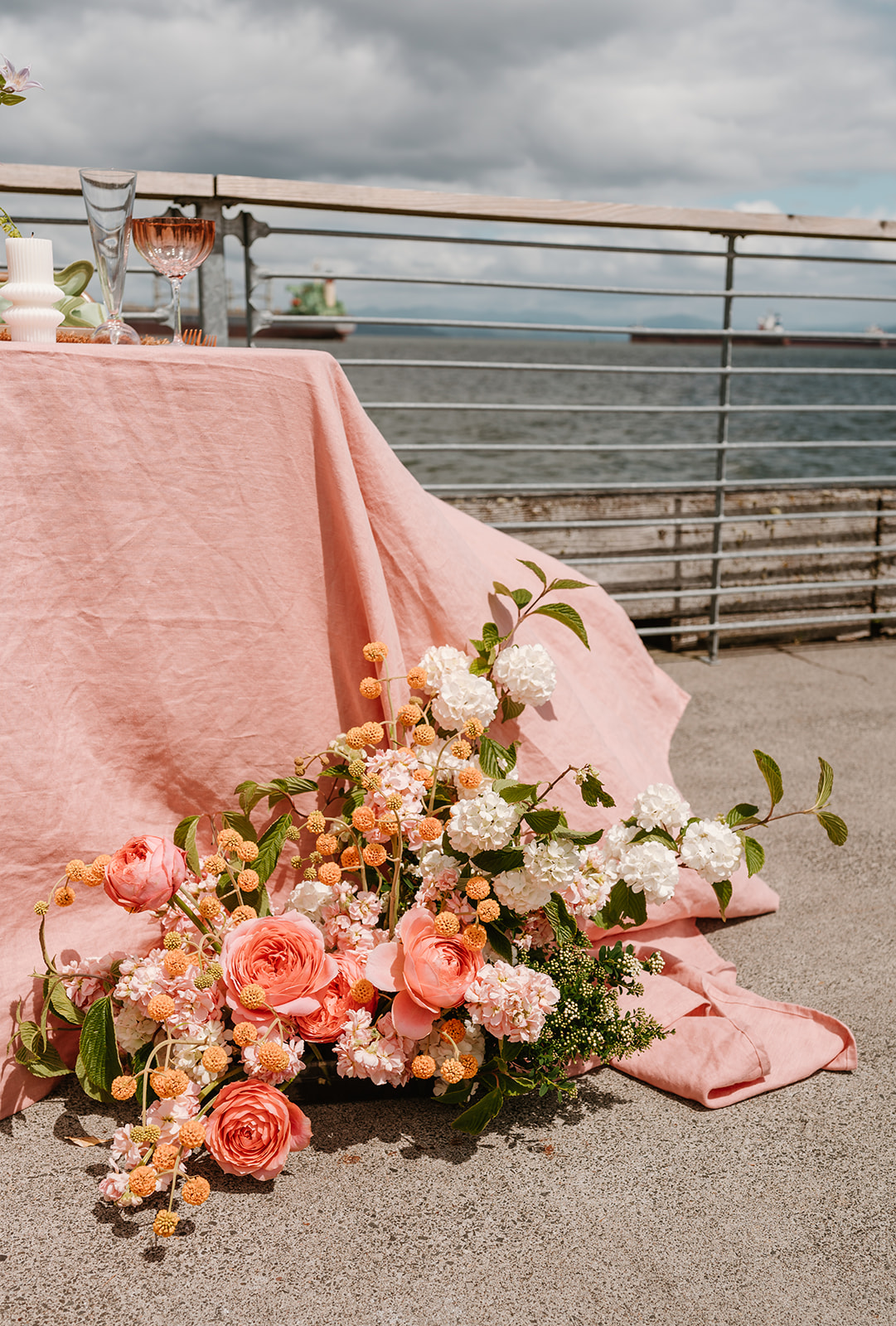 Playful Palettes and Bold Design at an Oregon Waterfront Elopement – photo 12