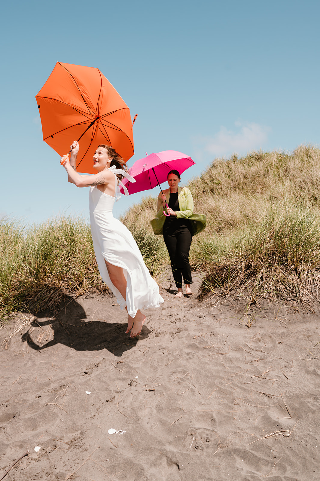 Playful Palettes and Bold Design at an Oregon Waterfront Elopement – photo 22