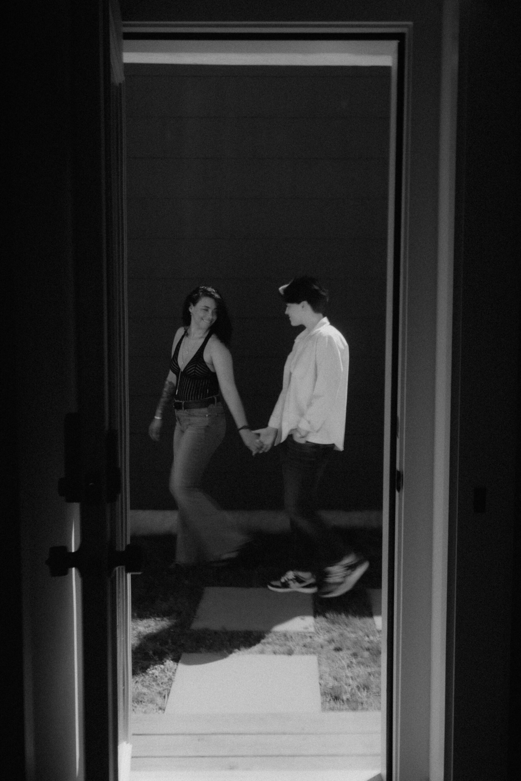 From Bumble to the Shore: A New Jersey Cabin Engagement – photo 11