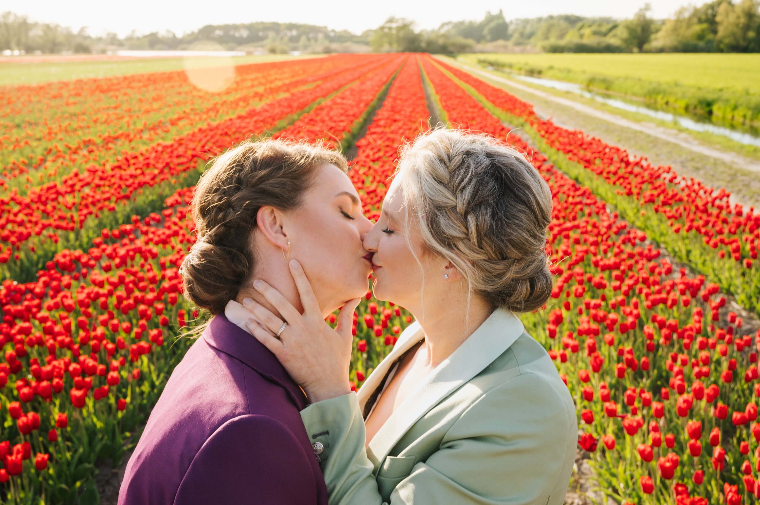 A Colorful Amsterdam Tulip Field Elopement โ photo 7