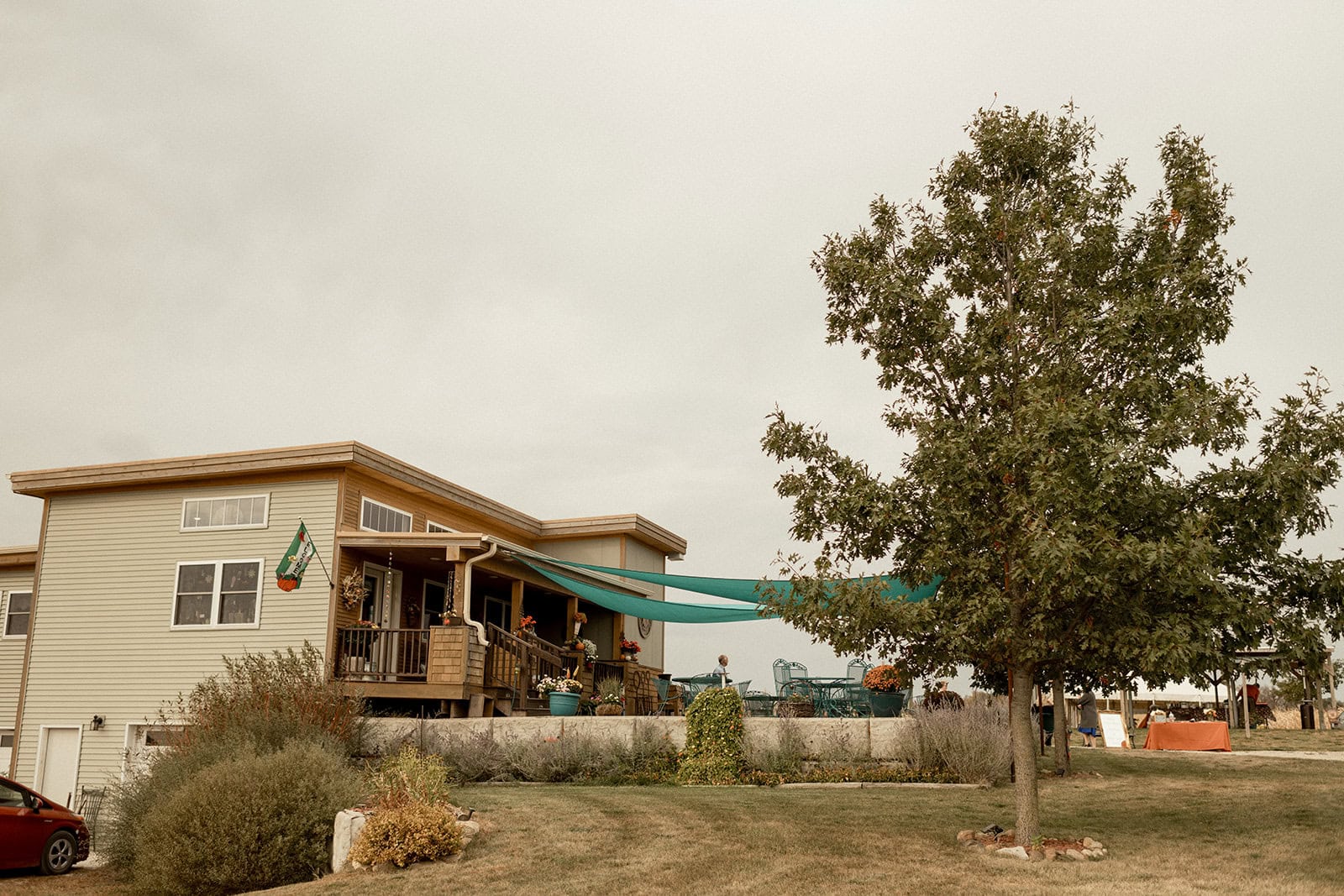 A Lord of the Rings Inspired Wedding at an Iowa Vineyard