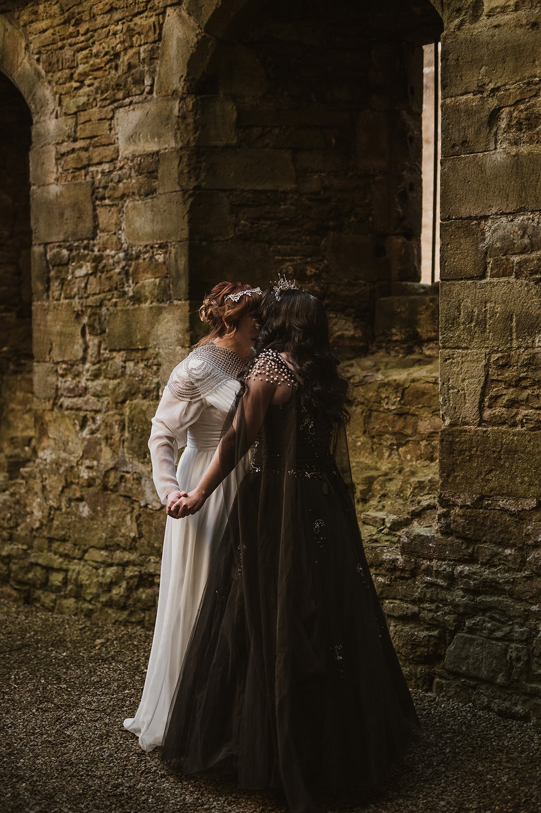 A Castlecore Romantasy Elopement at Bolton Castle – photo 3