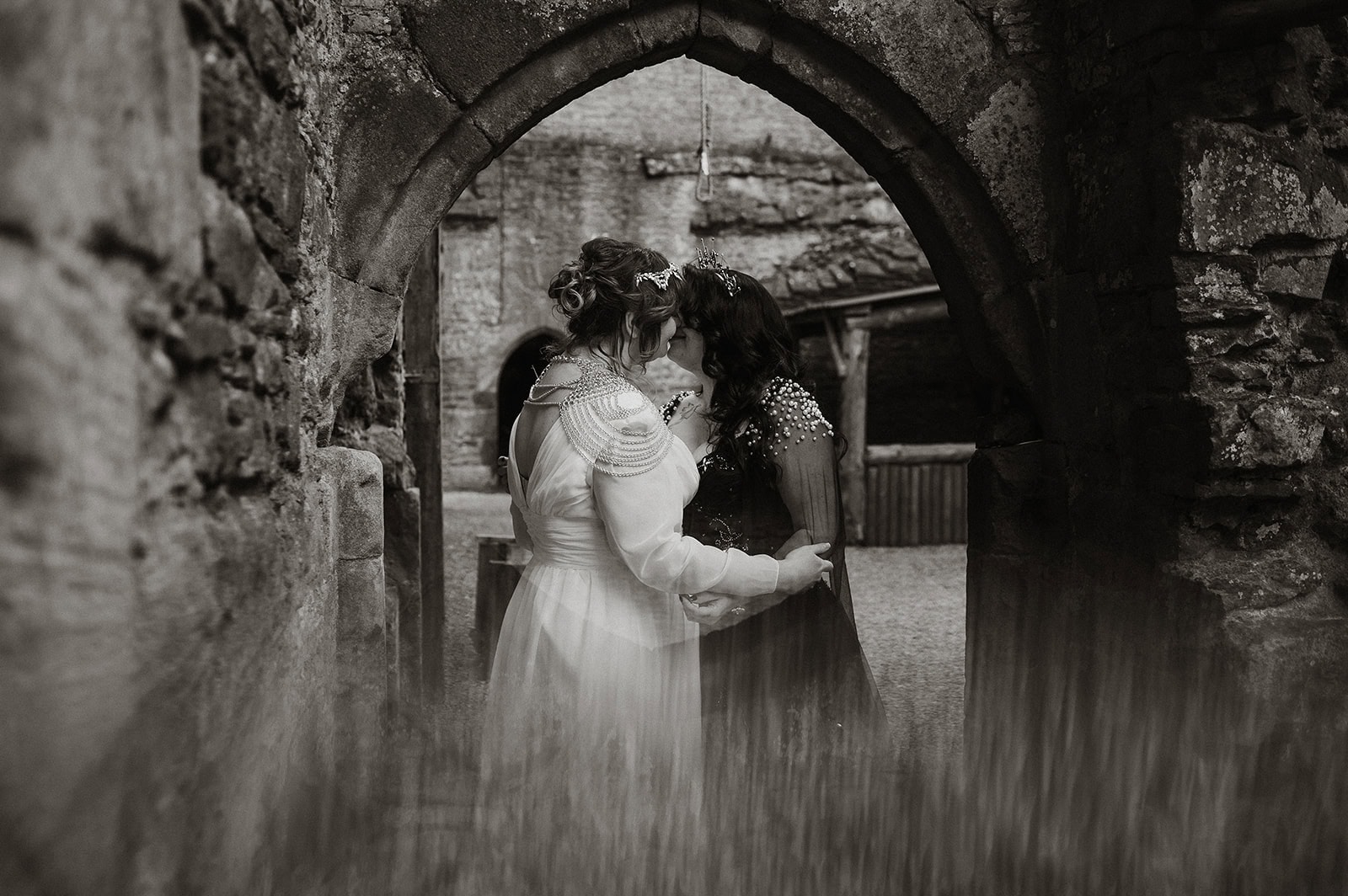 A Castlecore Romantasy Elopement at Bolton Castle – photo 6