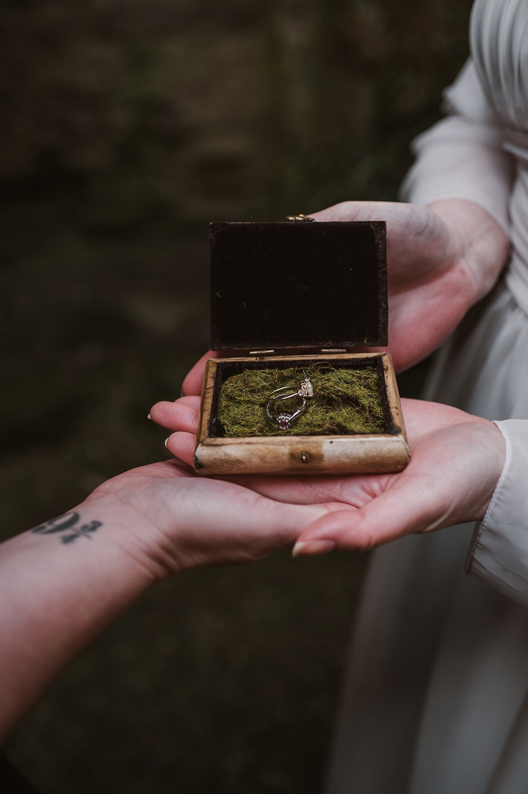 A Castlecore Romantasy Elopement at Bolton Castle – photo 9