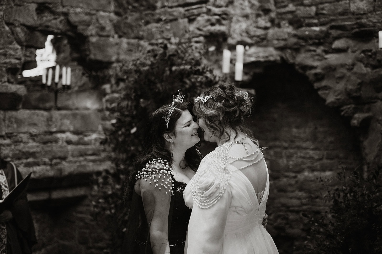 A Castlecore Romantasy Elopement at Bolton Castle – photo 12