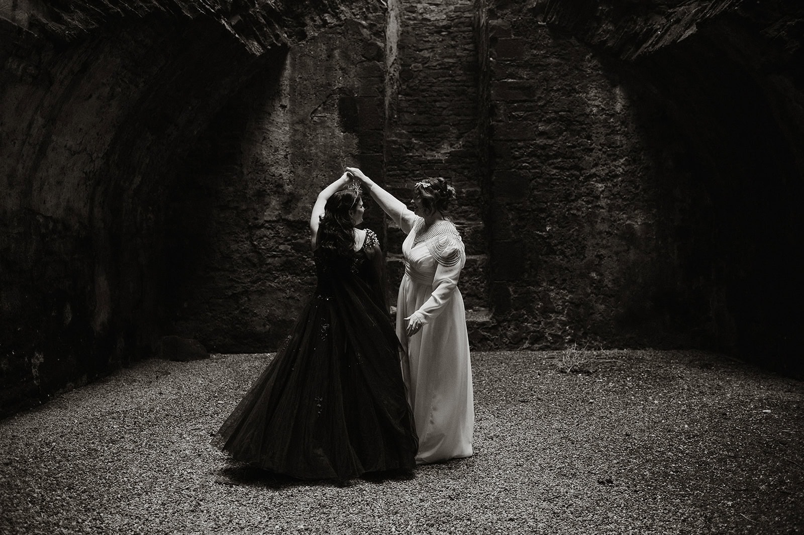 A Castlecore Romantasy Elopement at Bolton Castle – photo 17