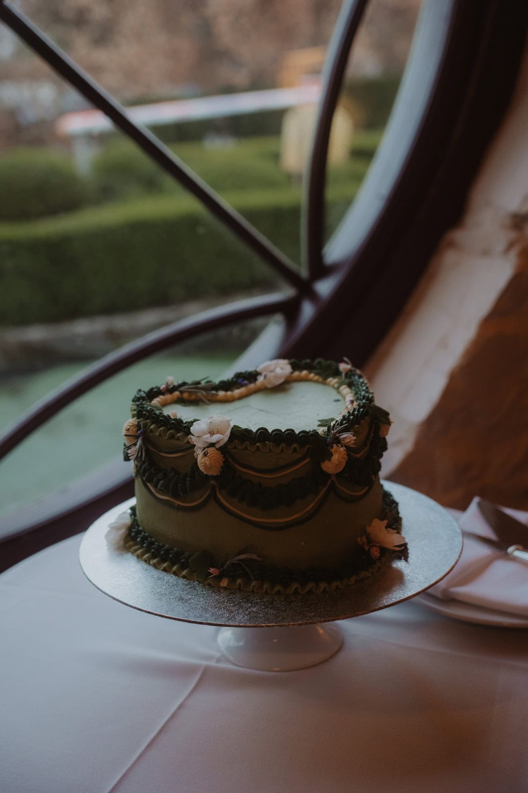 A Fantasy-Inspired Wedding with Celestial Details at Cliff at Lyons – photo 36