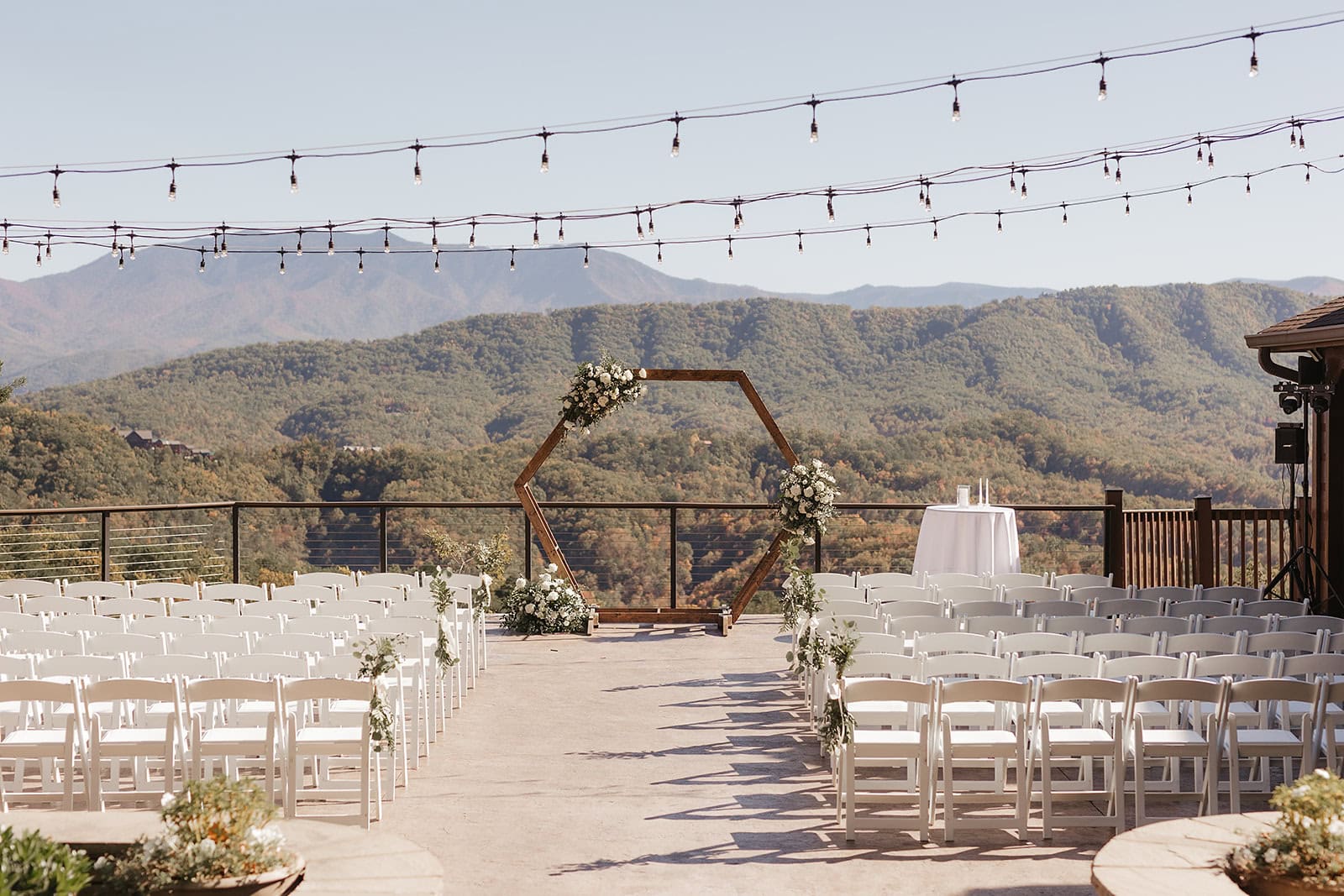 A Smoky Mountain Wedding with Cuban Food and a Packed Dance Floor – photo 7