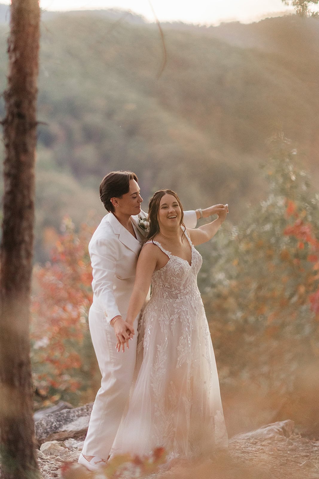 A Smoky Mountain Wedding with Cuban Food and a Packed Dance Floor – photo 16