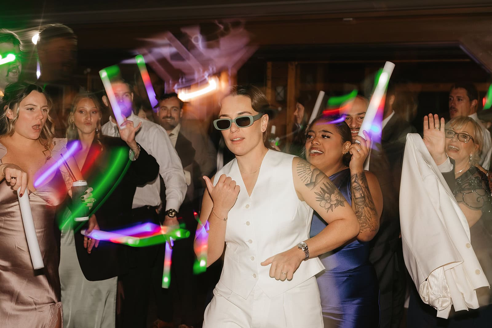 A Smoky Mountain Wedding with Cuban Food and a Packed Dance Floor – photo 28