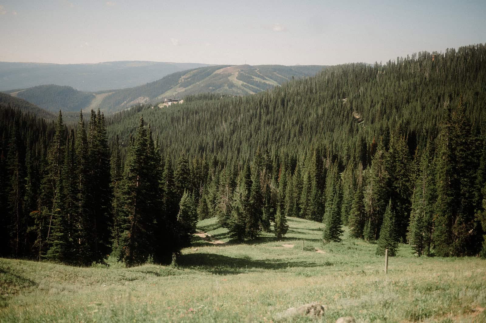 A Cozy Big Sky Hiking Engagement by Honeybee Weddings โ photo 2