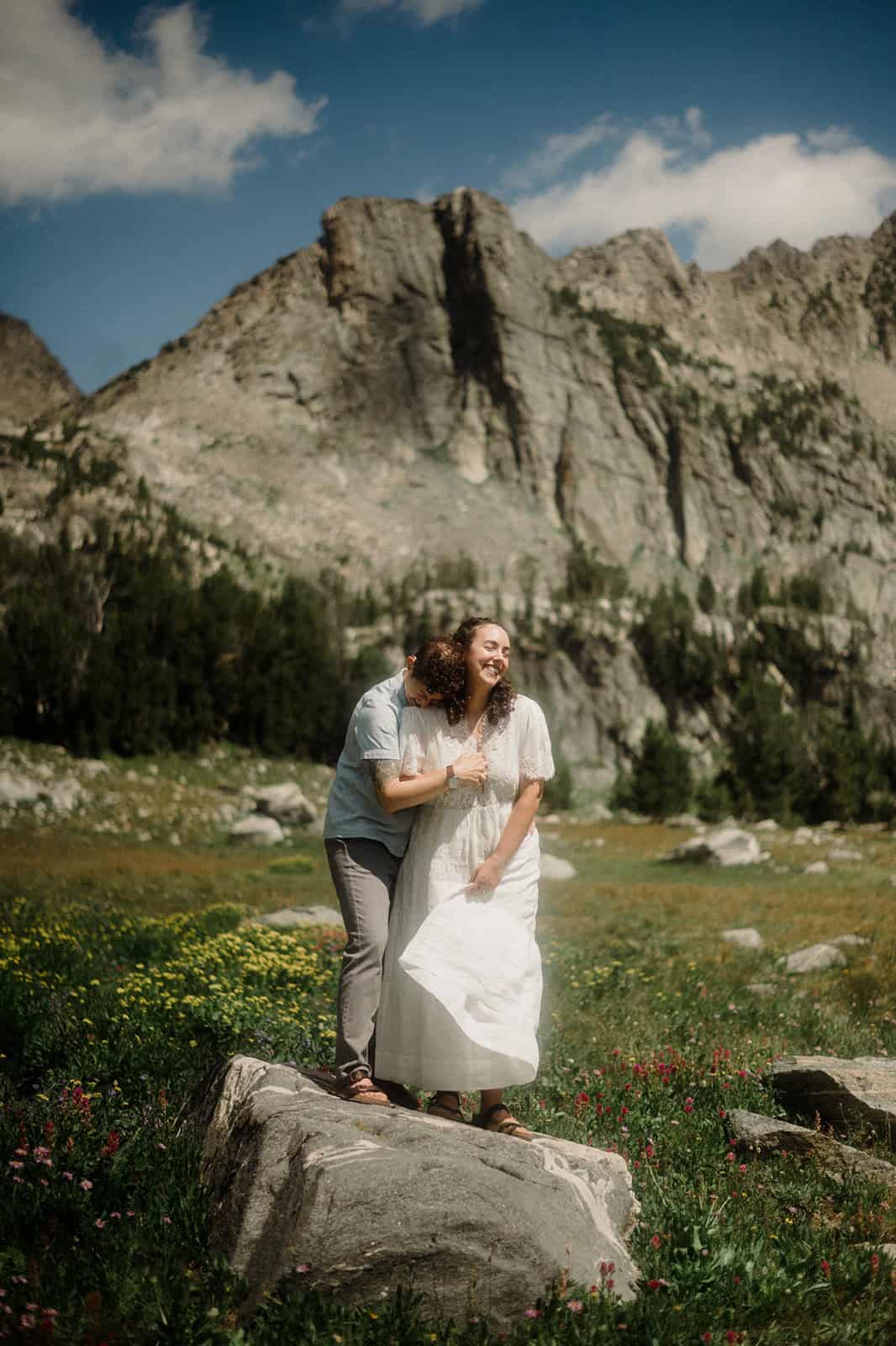A Cozy Big Sky Hiking Engagement by Honeybee Weddings โ photo 12