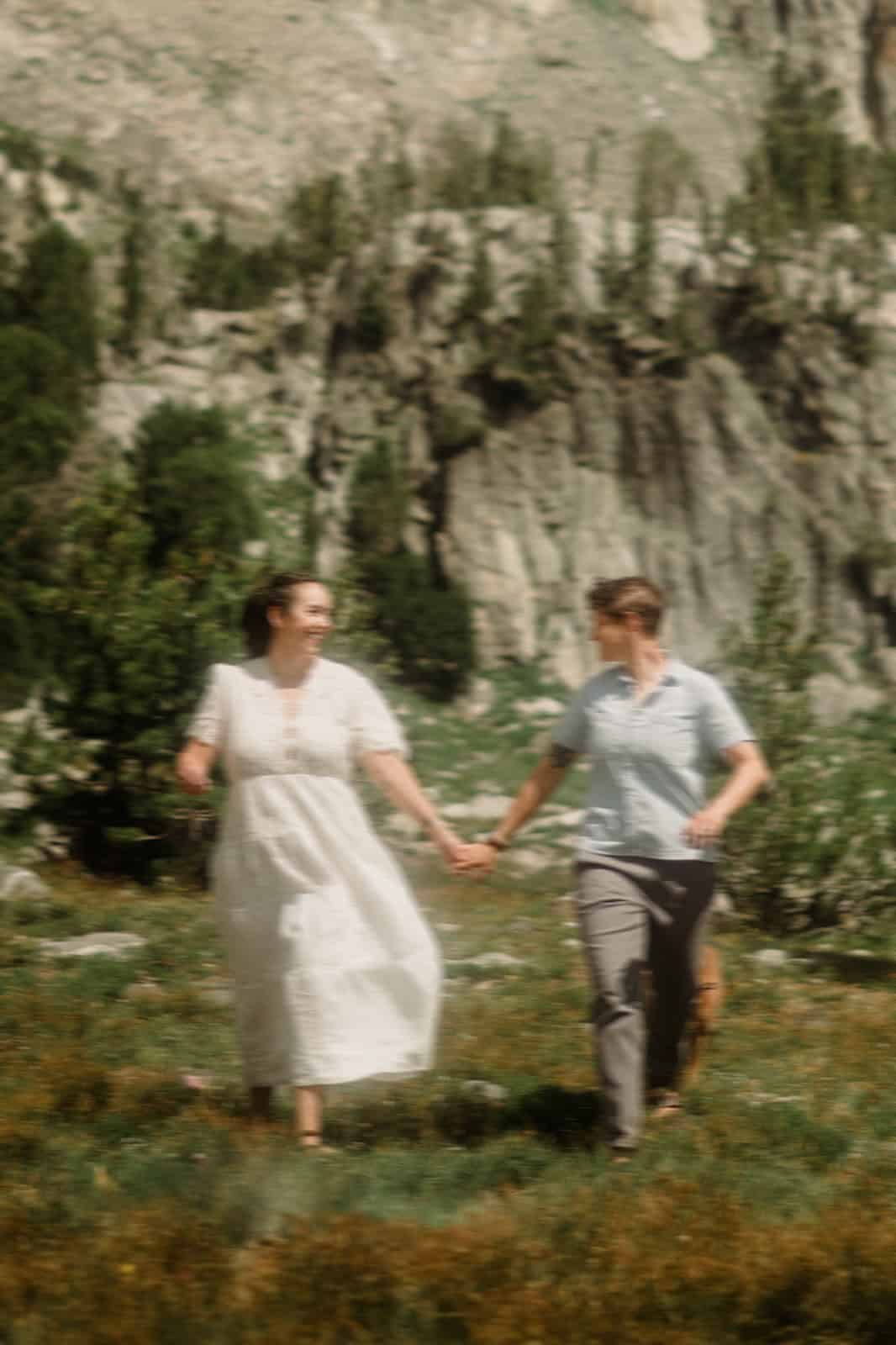 A Cozy Big Sky Hiking Engagement by Honeybee Weddings โ photo 14