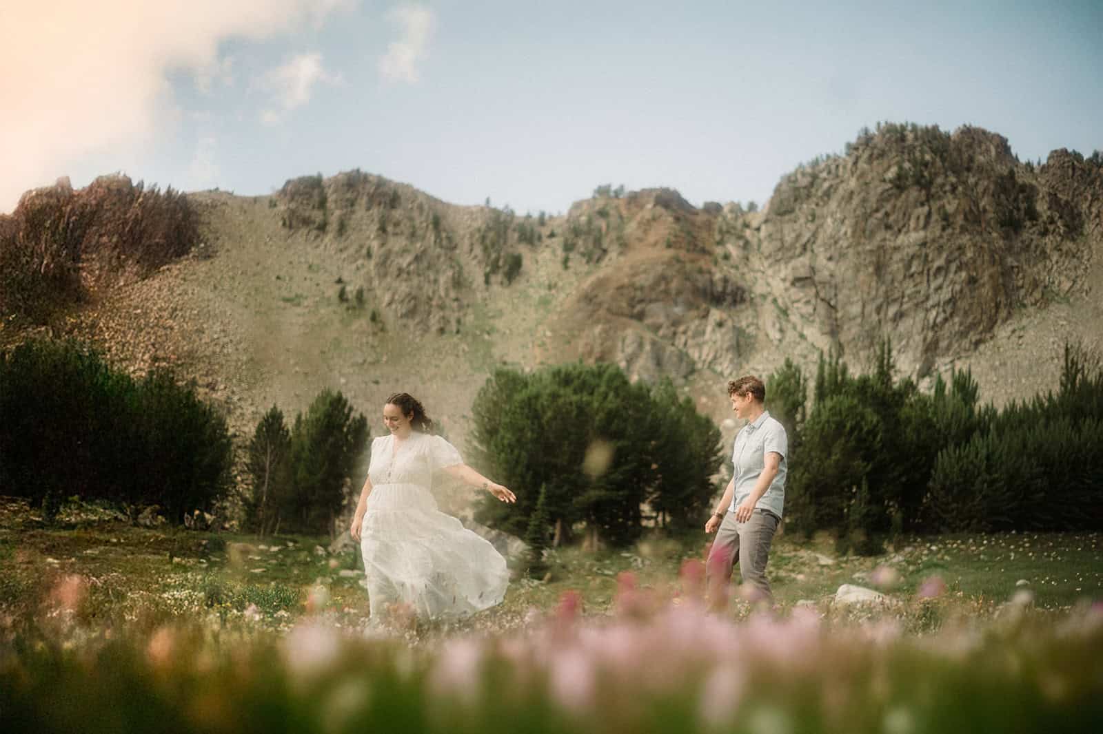 A Cozy Big Sky Hiking Engagement by Honeybee Weddings โ photo 15
