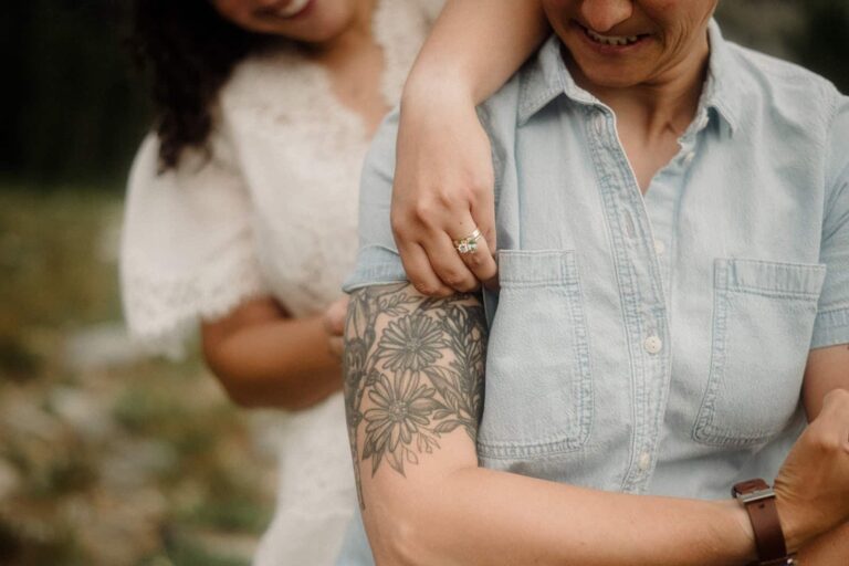 Lesbian Engagement Rings: Who Buys, Who Wears One and What to Choose