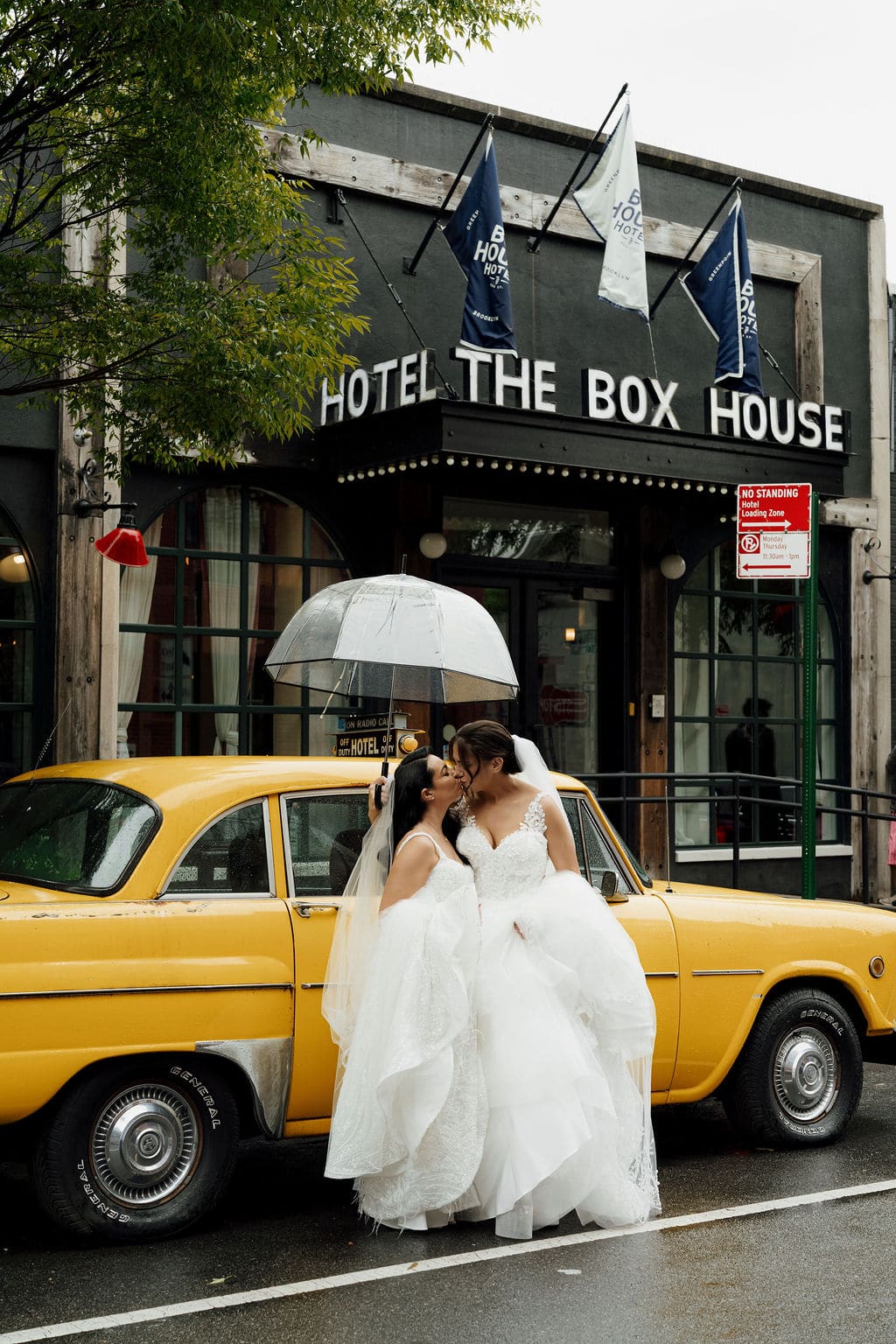 A Brooklyn Wedding with Jewish and Italian Family Traditions – photo 19