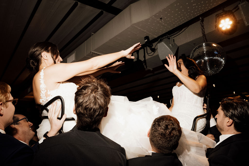 A Brooklyn Wedding with Jewish and Italian Family Traditions – photo 30