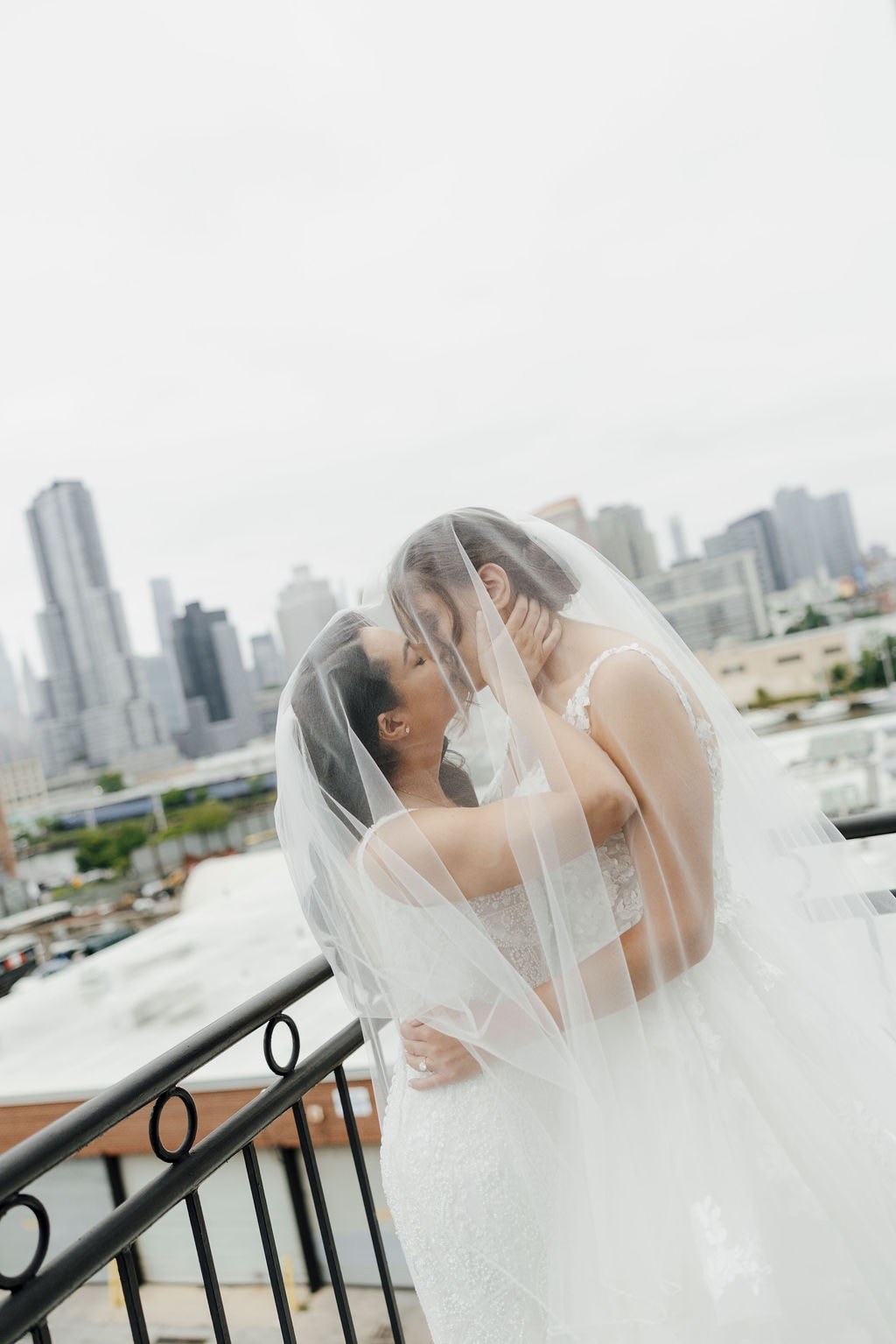A Brooklyn Wedding with Jewish and Italian Family Traditions – photo 14