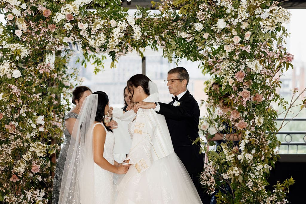 A Brooklyn Wedding with Jewish and Italian Family Traditions – photo 5