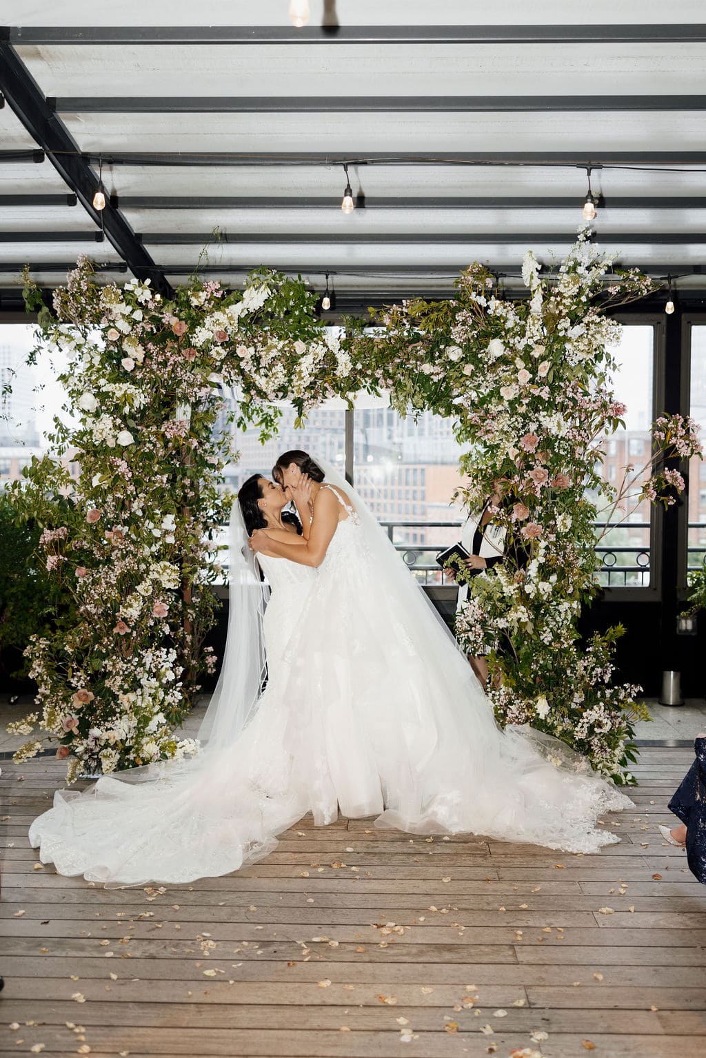 A Brooklyn Wedding with Jewish and Italian Family Traditions – photo 7