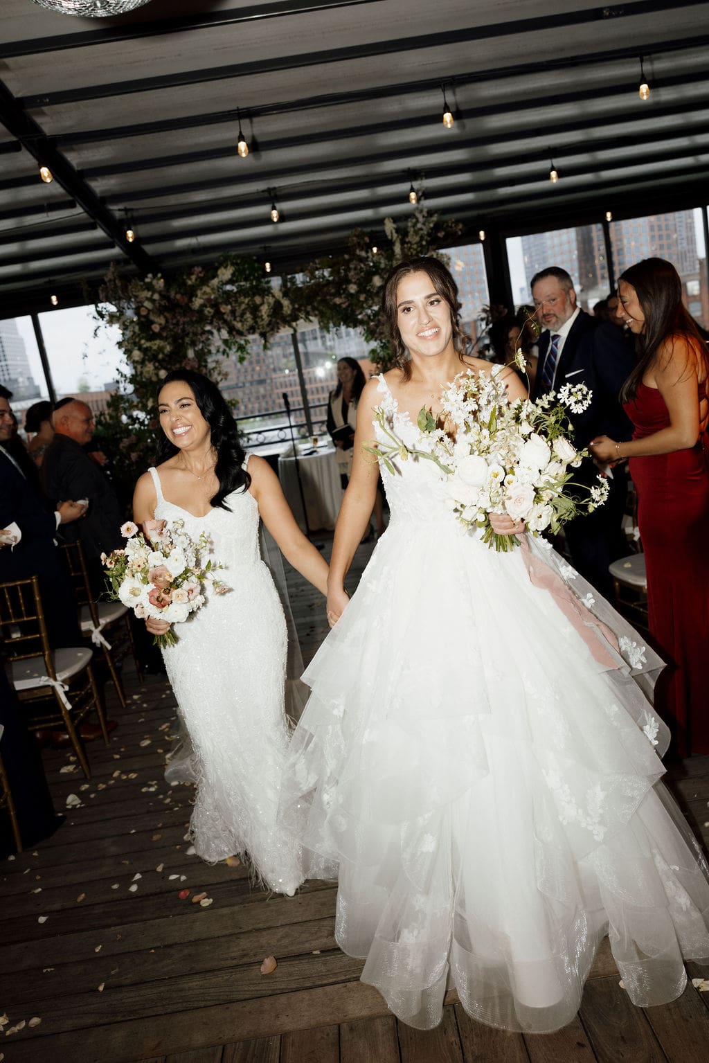 A Brooklyn Wedding with Jewish and Italian Family Traditions – photo 10