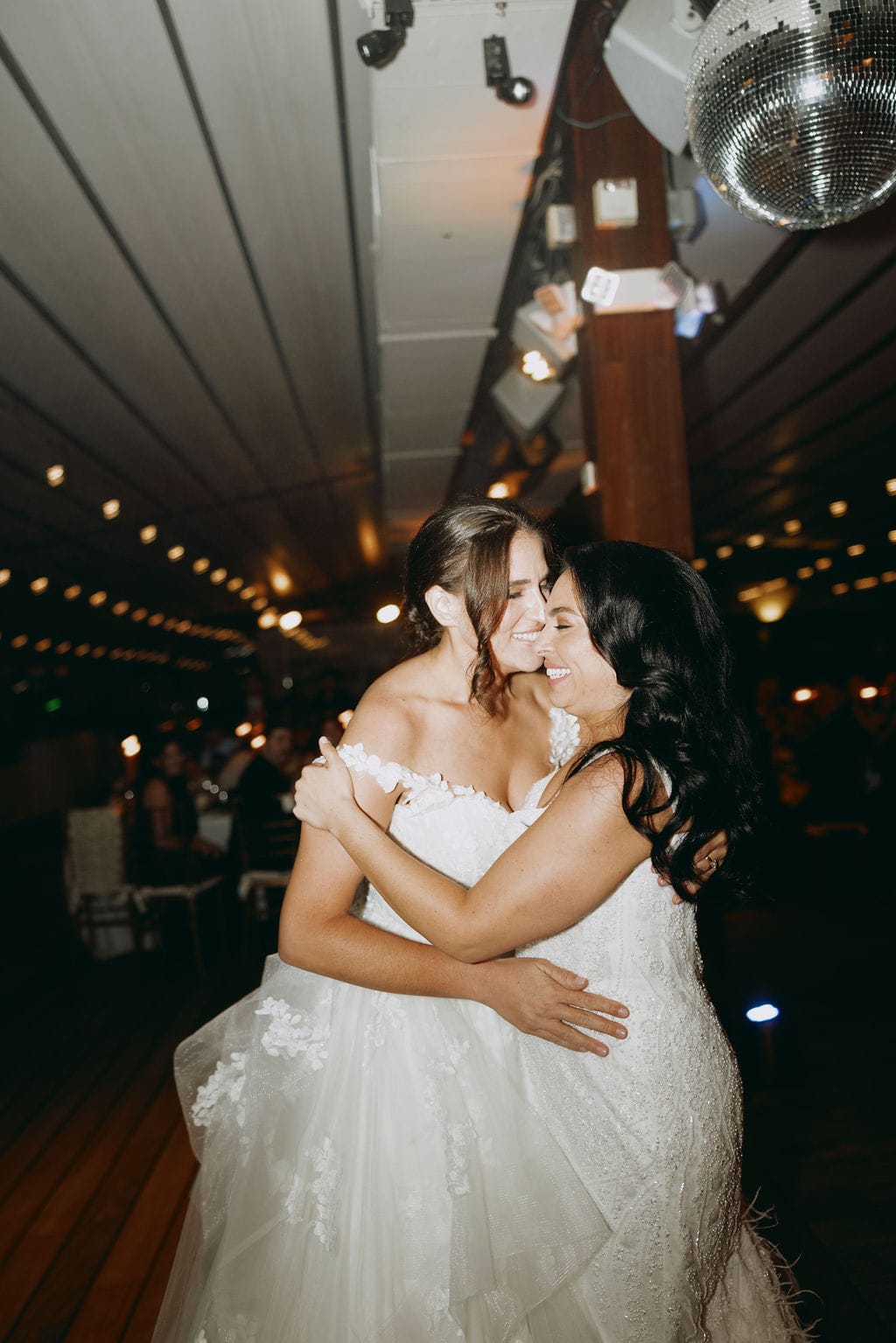 A Brooklyn Wedding with Jewish and Italian Family Traditions – photo 28