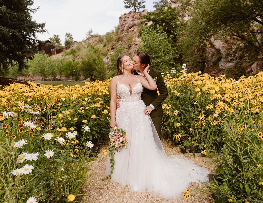 Drink Donkeys, Champagne, and a Colorado Wedding โ photo 14